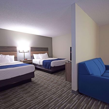Days Inn & Suites By Wyndham Wisconsin Dells Exterior photo