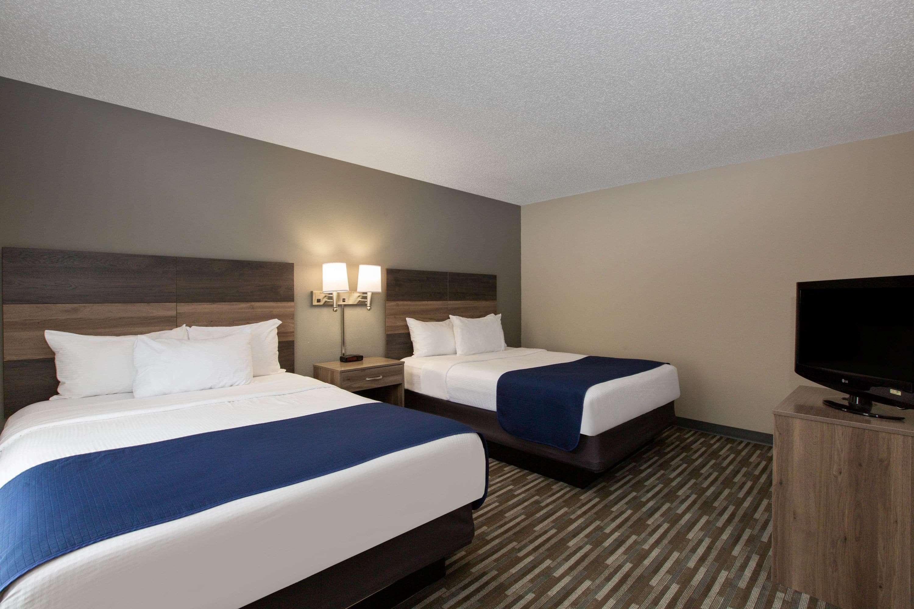 Days Inn & Suites By Wyndham Wisconsin Dells Exterior photo