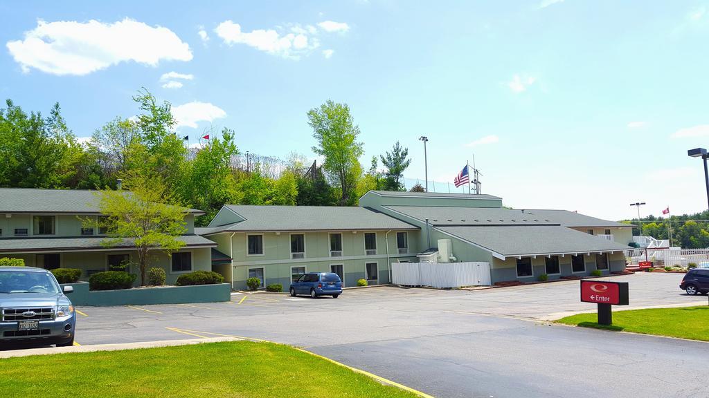 Days Inn & Suites By Wyndham Wisconsin Dells Exterior photo
