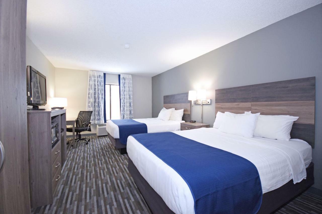 Days Inn & Suites By Wyndham Wisconsin Dells Exterior photo
