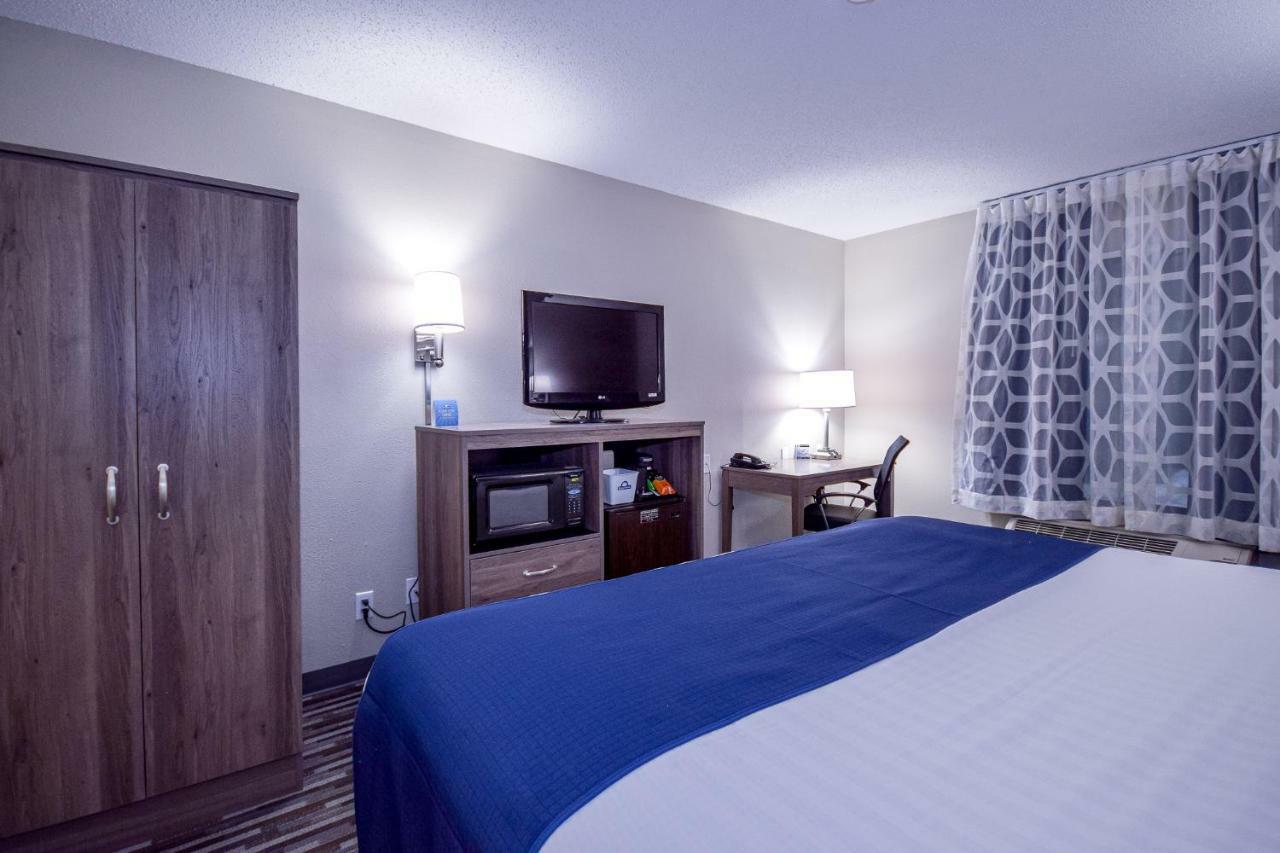 Days Inn & Suites By Wyndham Wisconsin Dells Exterior photo