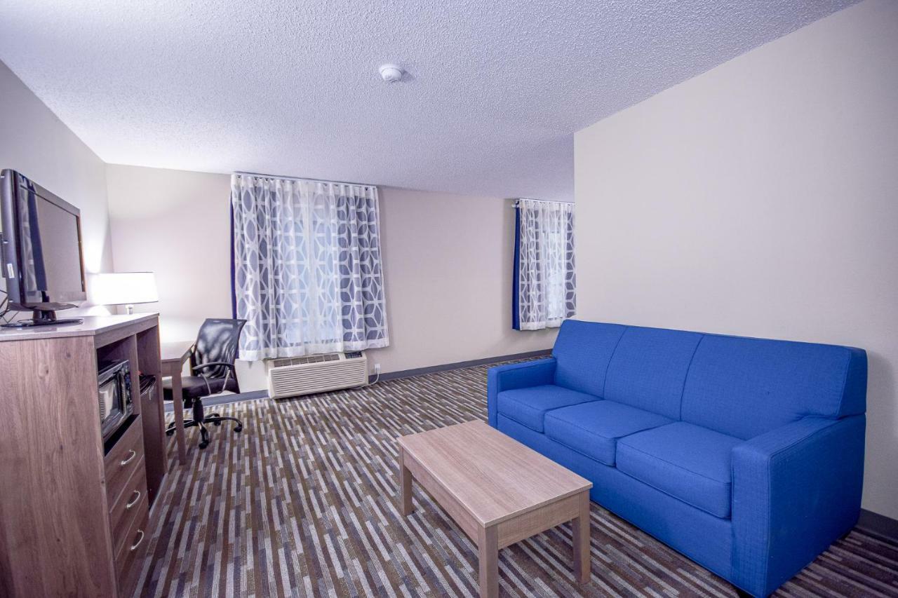 Days Inn & Suites By Wyndham Wisconsin Dells Exterior photo