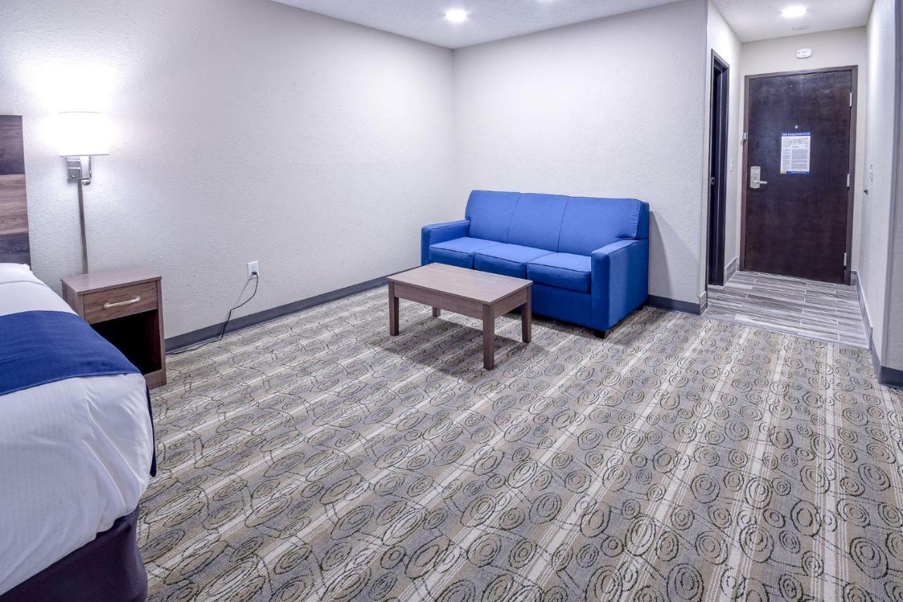 Days Inn & Suites By Wyndham Wisconsin Dells Exterior photo