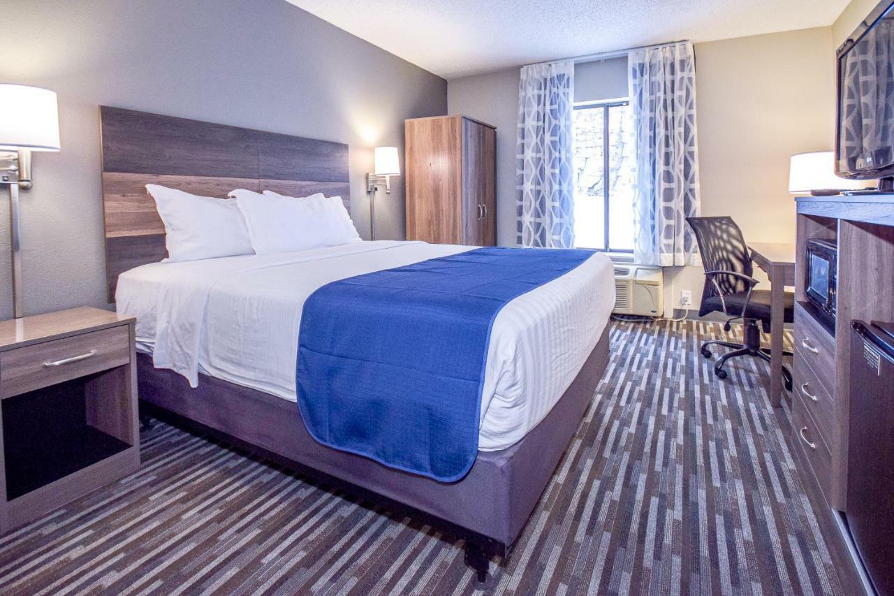 Days Inn & Suites By Wyndham Wisconsin Dells Exterior photo