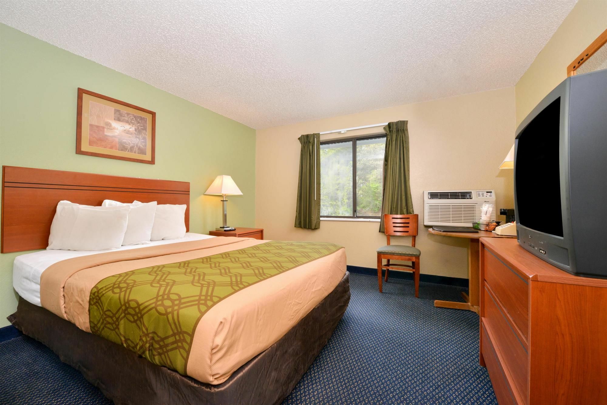Days Inn & Suites By Wyndham Wisconsin Dells Exterior photo