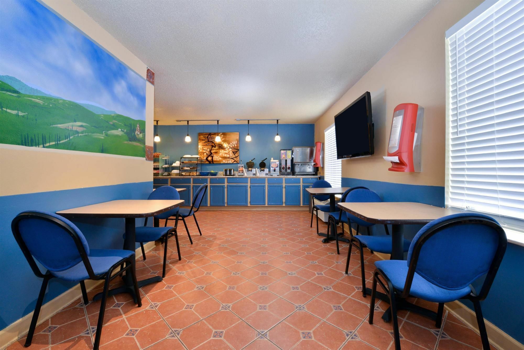Days Inn & Suites By Wyndham Wisconsin Dells Exterior photo